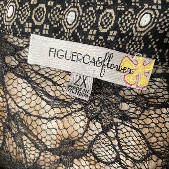 Fig & Flower button down blouse. NWOT - Picture 4 of 5